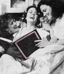 Michele Williams (centre) in CRIMES OF THE HEART